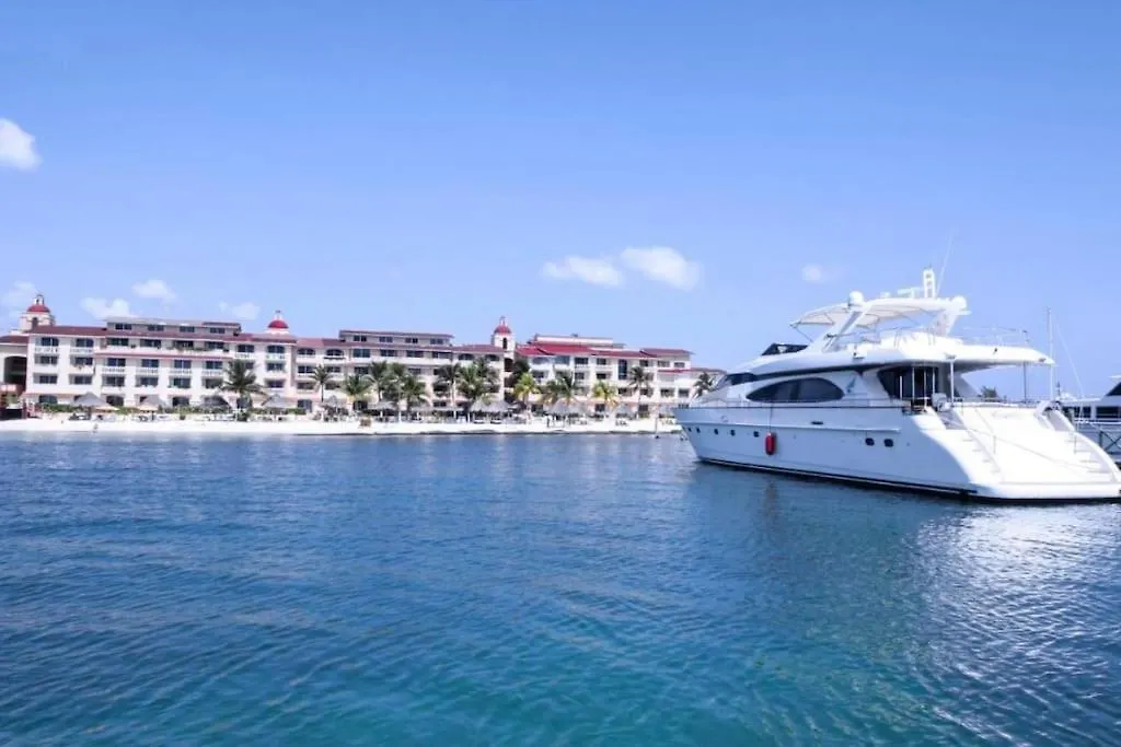 Punta Me Apartment Beach Front In The Hotel & Waterpark Cancun Mexico